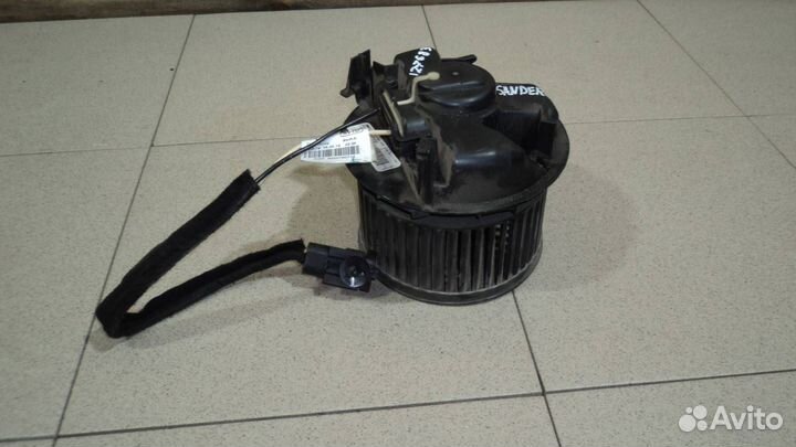 Моторчик печки Renault Sandero 1