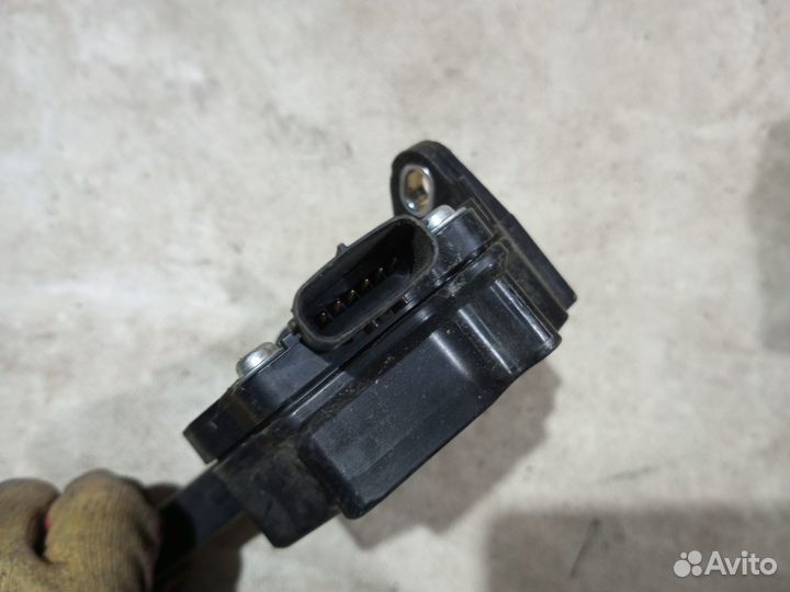 Педаль газа Toyota Corolla 150 2006-13 левый руль