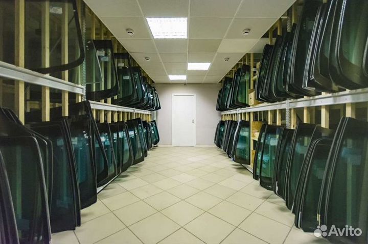 Стекло кабины New Holland LS175