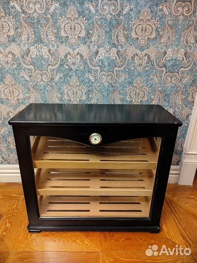 Сигарный шкаф хьюмидор humidor