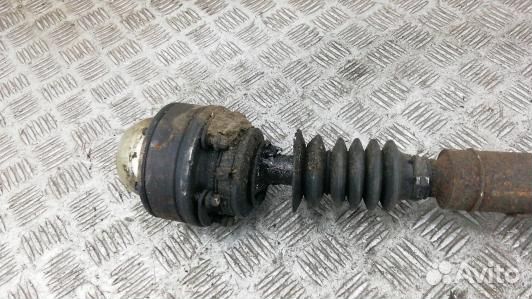 Карданный вал jeep cherokee KJ (GBN19K301)