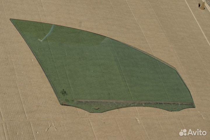 Стекло двери прав перед VW Golf VI