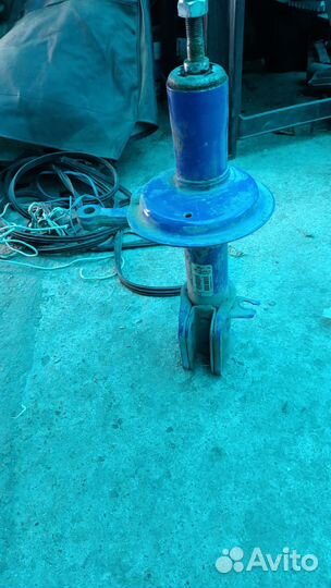 Стойка передняя на ваз 2110