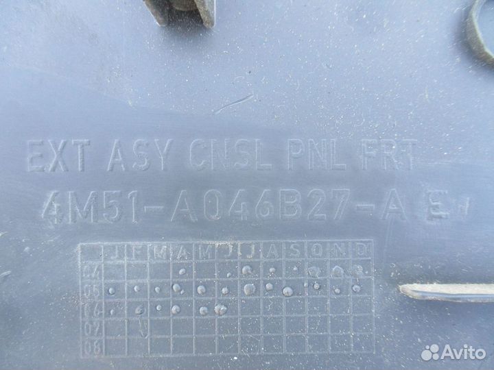 Накладка центральной консоли Ford Focus 2 2006г