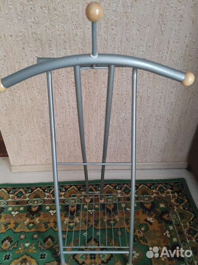 Вешалка для одежды напольная