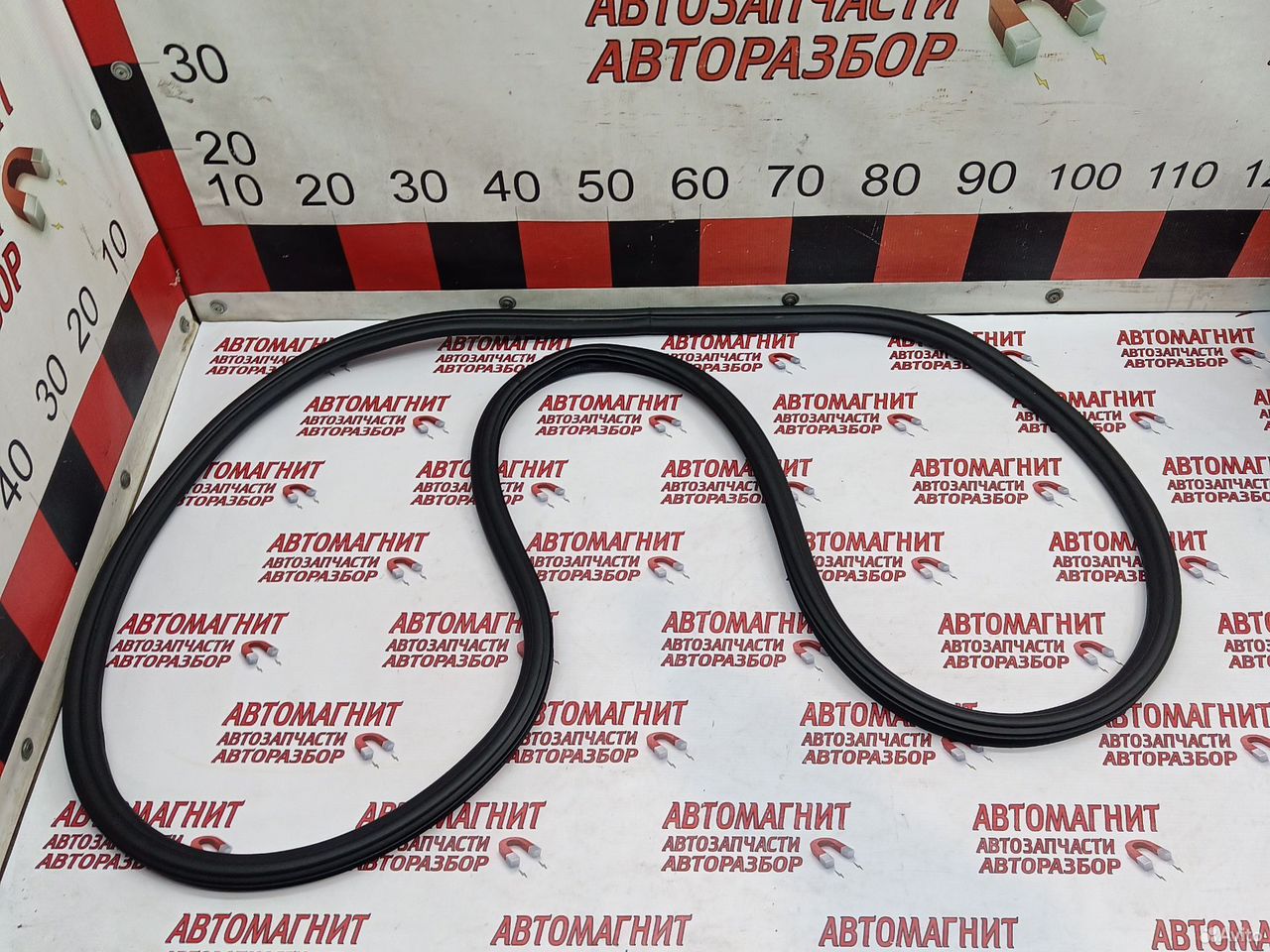 Уплотнитель двери передней правой Воях Фри