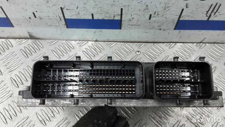 Блок управления двигателем Toyota RAV4