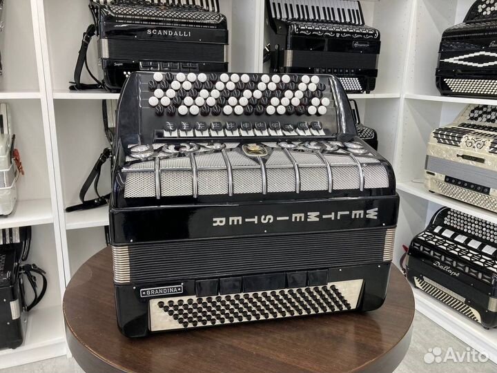 Баян Weltmeister Grandina