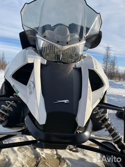 Продаётся снегоход arctic CAT