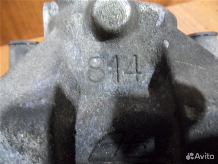 Тормозной суппорт передний правый Volvo V40 MV