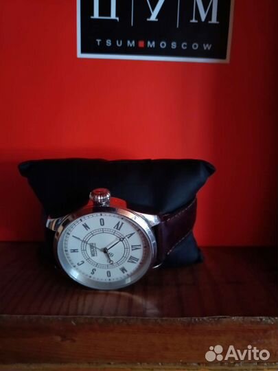 Часы moschino