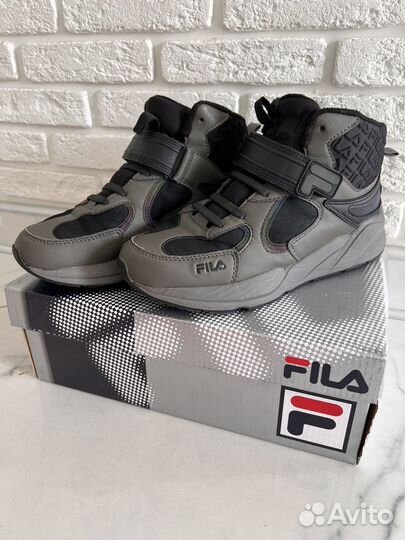 Утепленные кроссовки Fila 39р