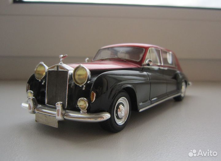 1/43 1962 Rolls Royce Phantom V James Young PV22