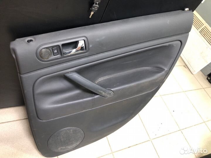 Обшивка двери задняя правая Volkswagen Passat B5
