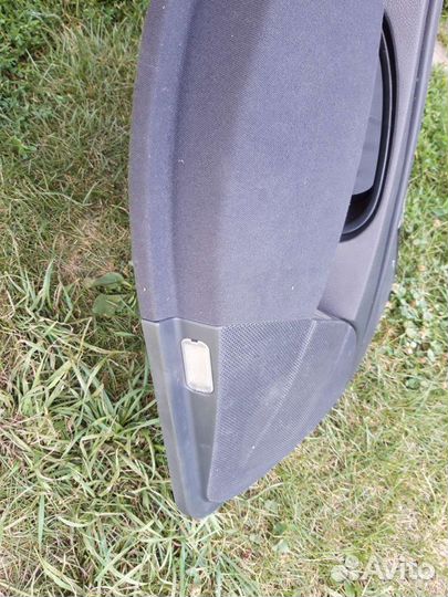 Обшивка задняя левая Mercedes W211