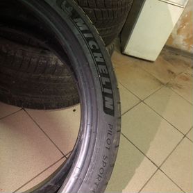 Michelin Pilot Sport 4 S 275/35 R21 и 315/30 R21