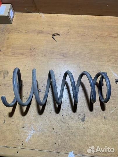 Пружина подвески задняя Toyota Corona premio 1999