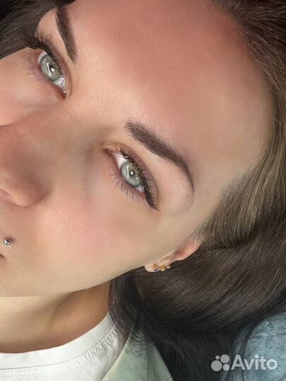 Модель на наращивание ресниц