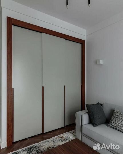 Шкаф-купе с зеркалом