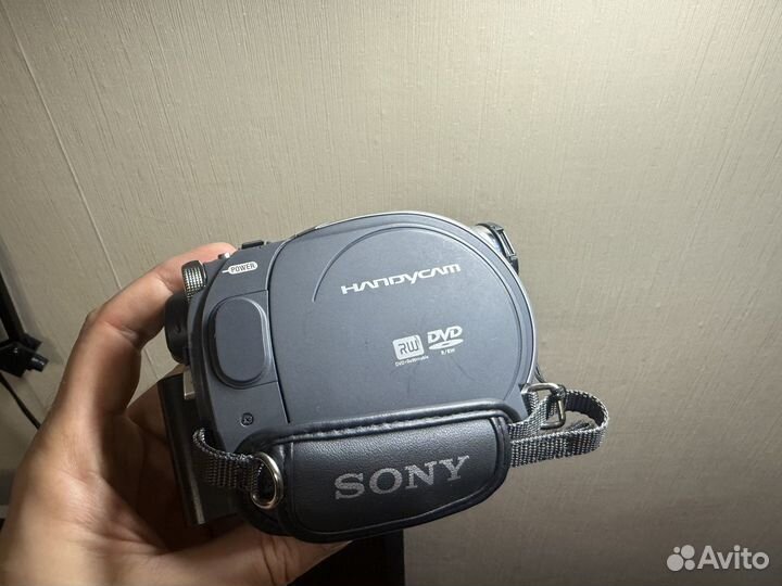 Видеокамера Sony DCR-DVD205E