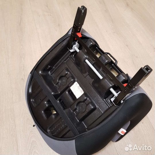 Автомобильное кресло