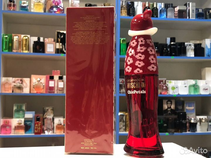 Женский Moschino Chic Petals EDT Москино