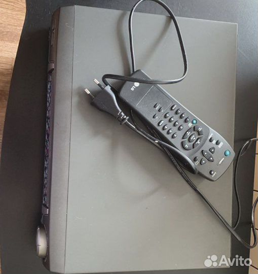 Видеомагнитофон LG