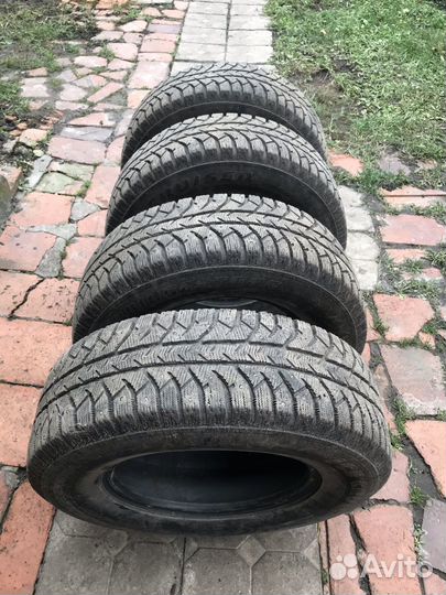 Bridgestone Ice Cruiser 7000 245/70 R16