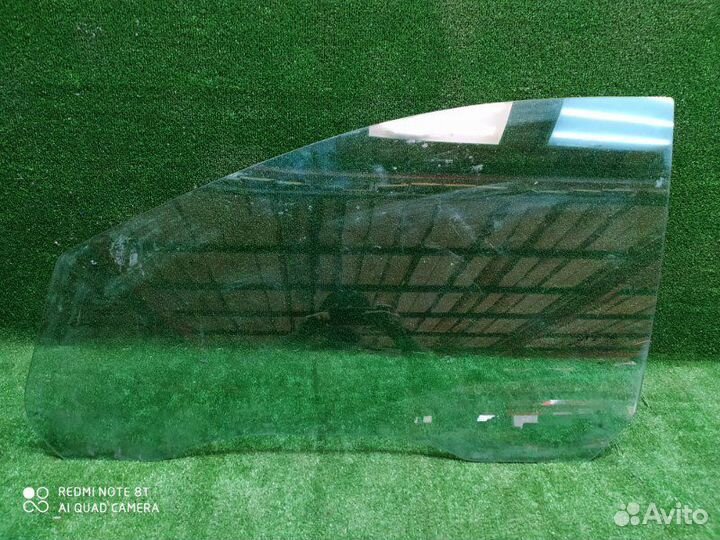 Стекло двери переднее левое Ford Focus 2