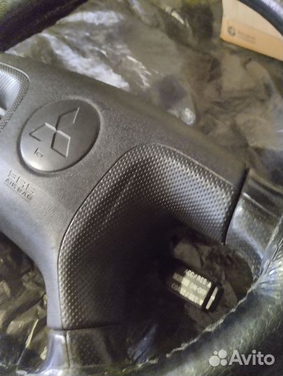 Руль с круизом в сборе на митсубиси паджеро 3