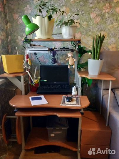 Продам компьютерный стол