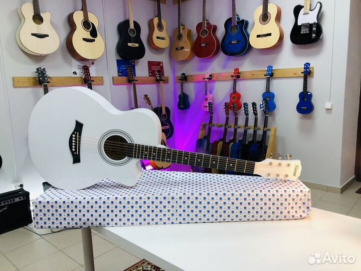 Гитара Belucci большого размера