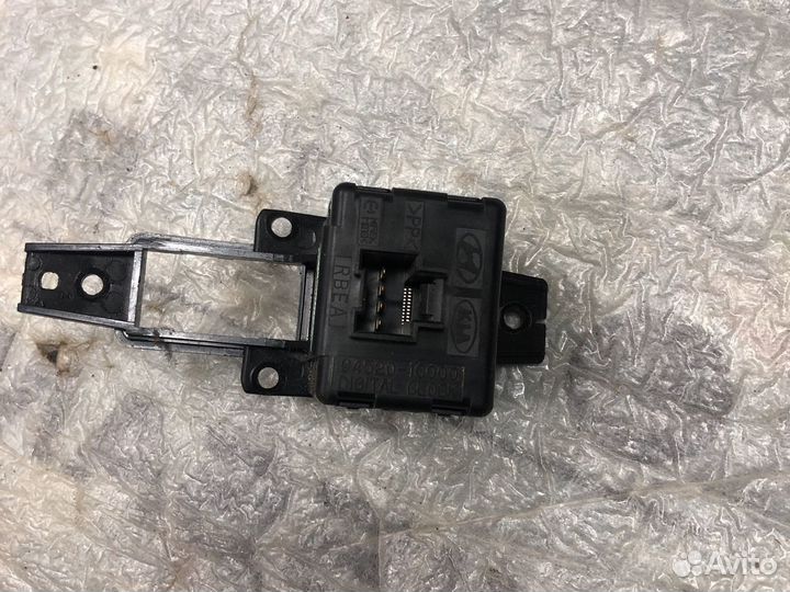 Часы салонные для Hyundai Getz 94520-1C000