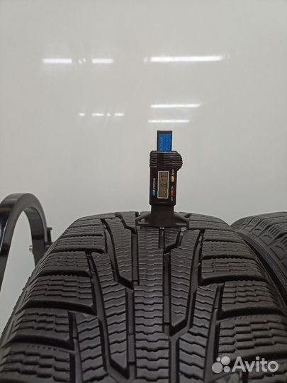 Nokian Tyres Hakkapeliitta R 235/50 R18