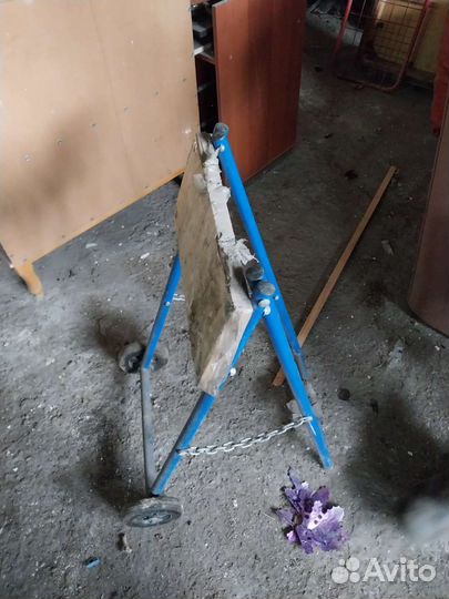 Стойка под лодочный мотор