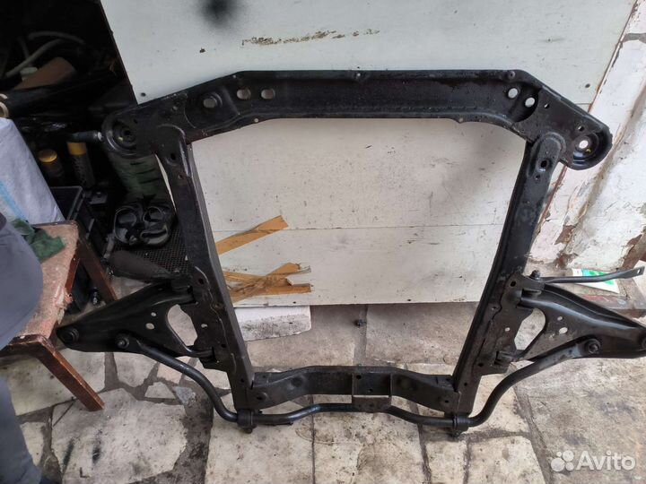 LADA Largus подрамник с рычагами