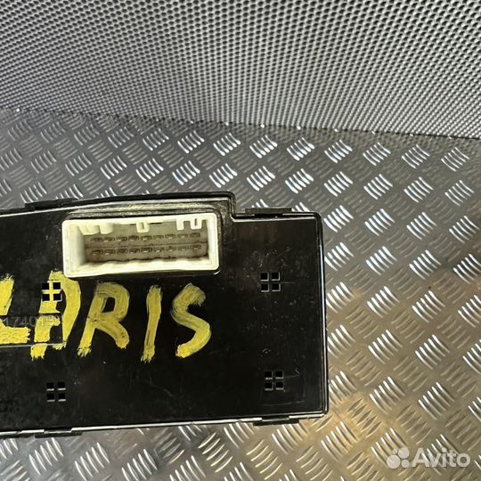 Блок управления стеклоподъемниками Hyundai Solaris