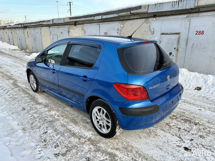 В разбор Peugeot 307