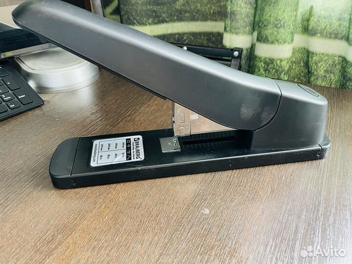 Степлер большой сверхмощный новый