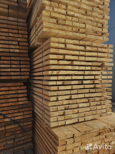 Доски из сосны, прочные и стойкие к внешним воздей