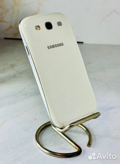 Samsung Galaxy S III GT-I9300, 16 ГБ