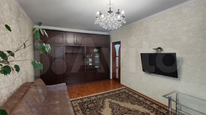 2-к. квартира, 54 м², 3/10 эт.