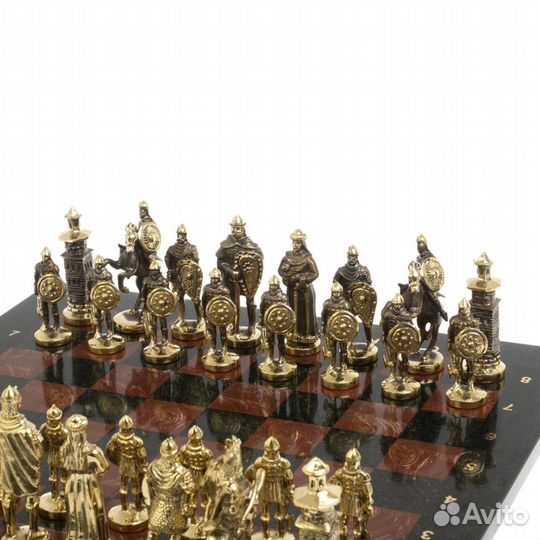 Шахматы «Богатыри» лемезит змеевик