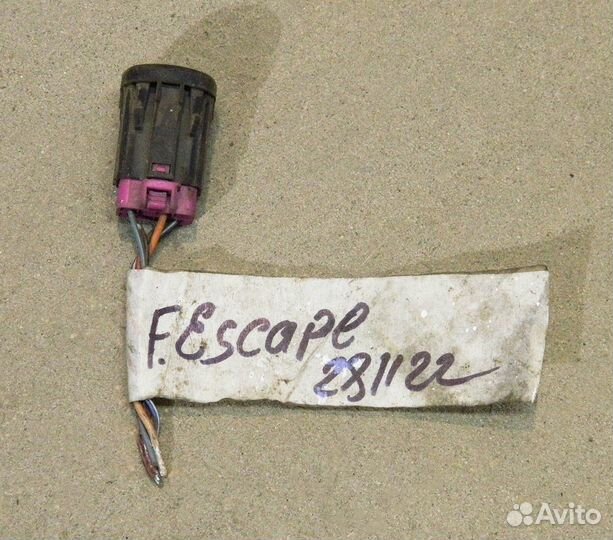 Заглушка переключателя Ford Escape 1