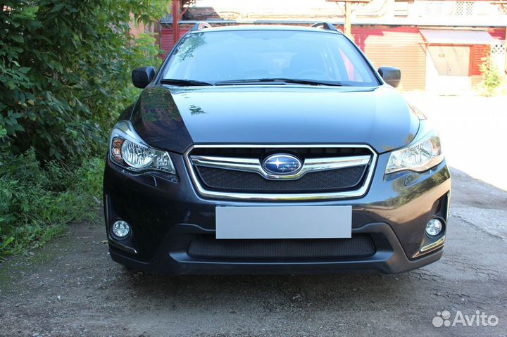 Защитная сетка радиатора верх черная Subaru XV (20