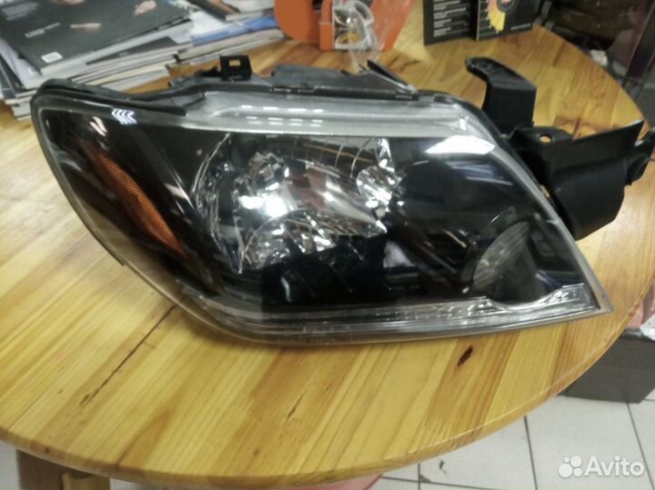 Фара правая Митсубиси Оутлендер 1