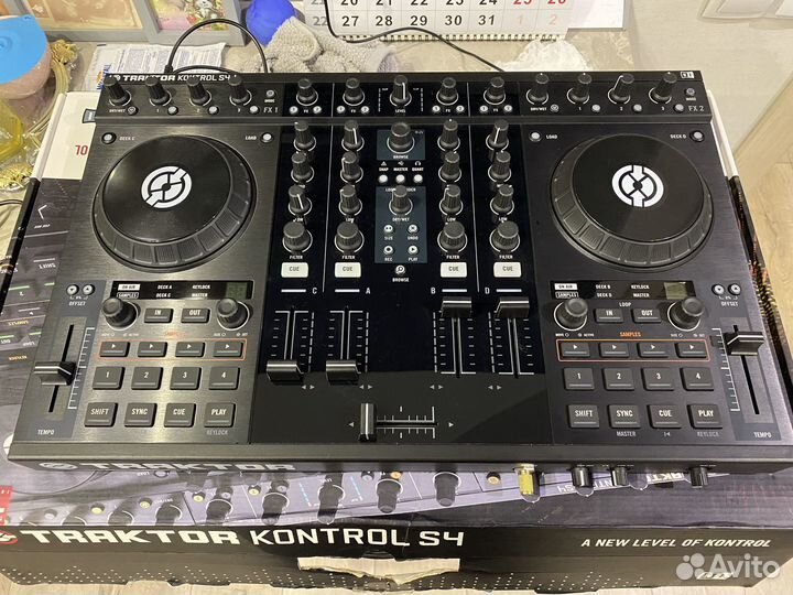 Контроллер Traktor Kontrol S4 NI