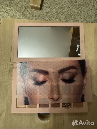 Huda beauty палетка nude