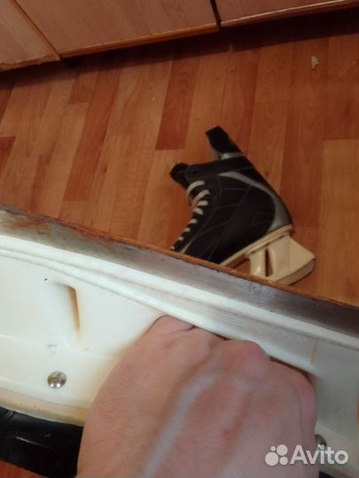 Хоккейные коньки