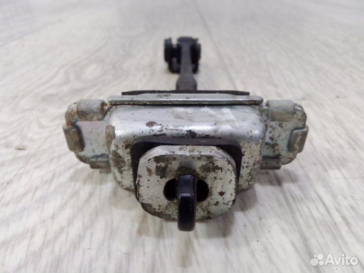 Ограничитель двери задний Chevrolet Cobalt седан